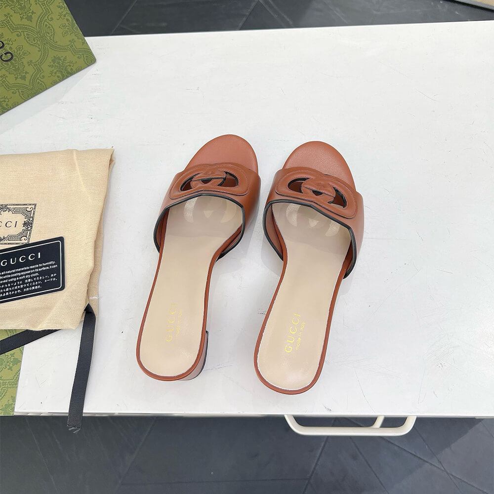 GUCCI Women s Interlocking G slide sandal