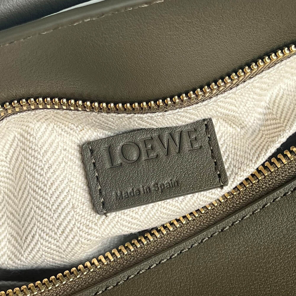 Loewe Small Puzzle Edge bag in classic calfskin(High-end grade)