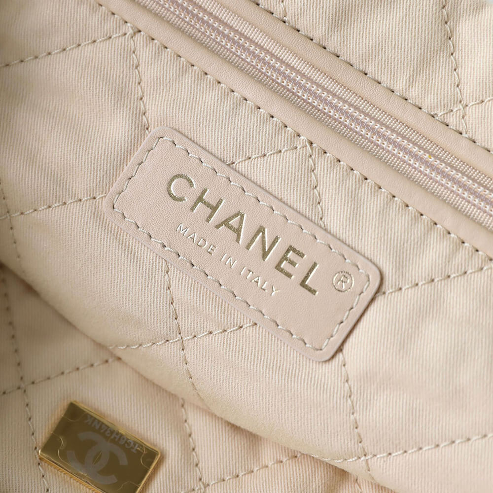 CHANEL 22 SMALL HANDBAG(high-end grade)