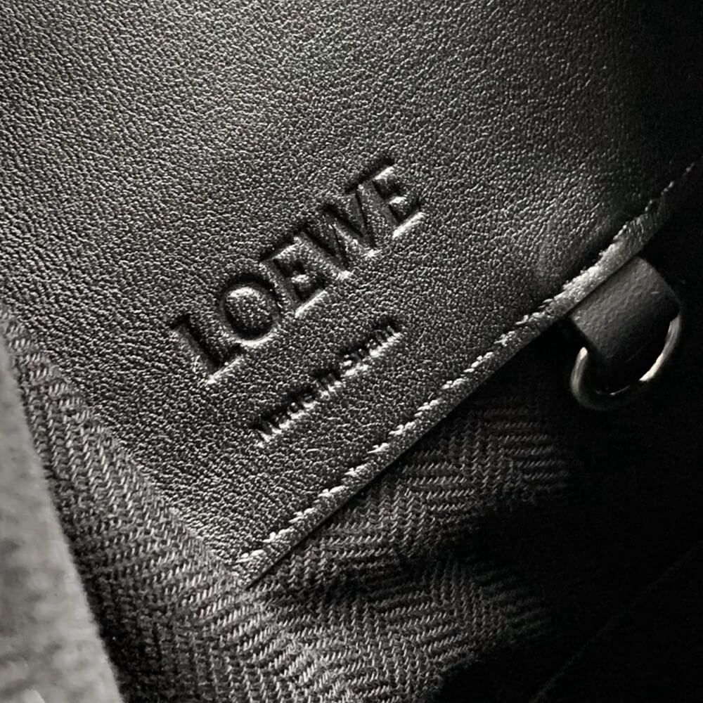 LOEWE Small Hammock bag in classic calfskin